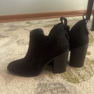 Madden Girl Evita Black size 7 ankle boot